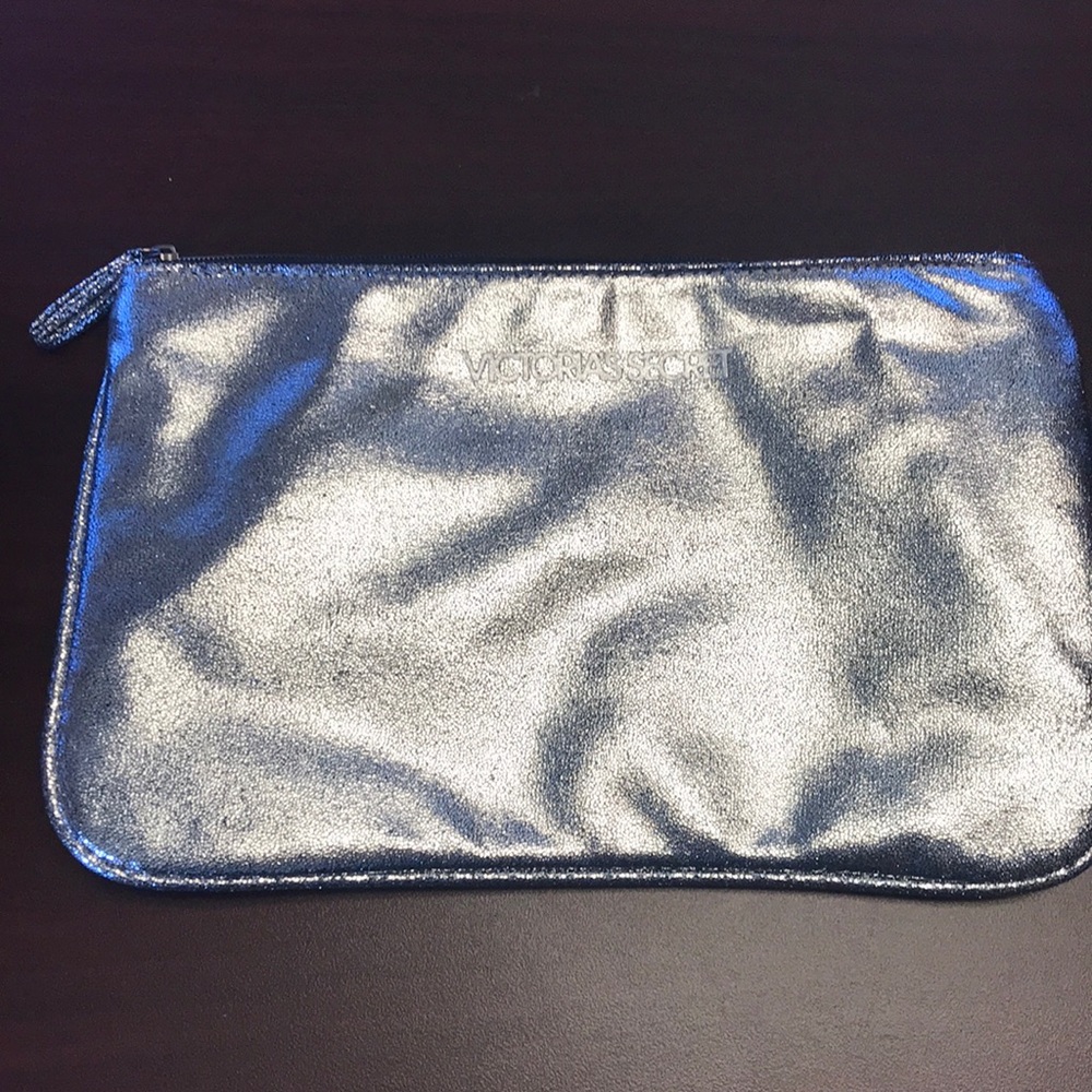 ❗️Final Markdown❗️VS Silver metallic bag